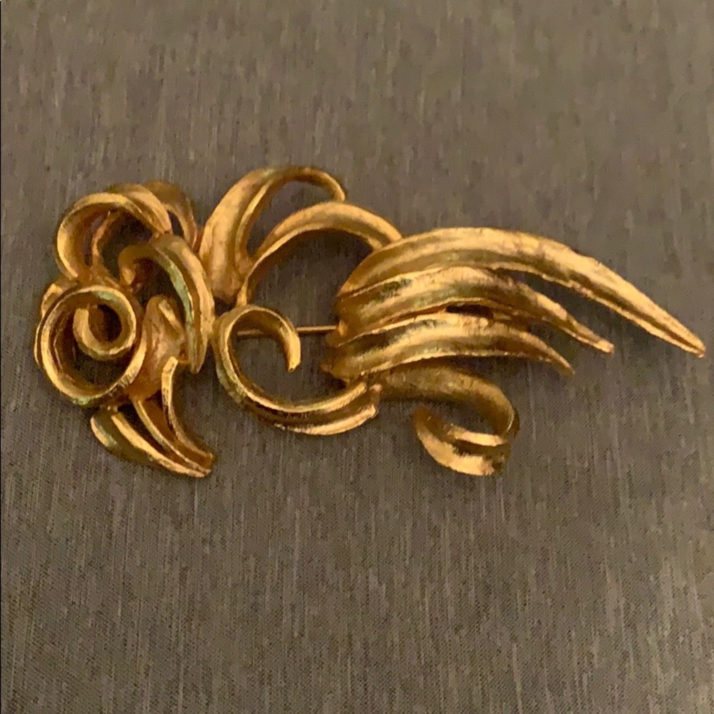 ORENA PARIS VINTAGE GOLD TONE BROOCH PIN - Picture 2 of 9